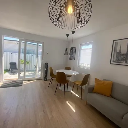 Sonnenschein By Interhome Casa vacanze Wervershoof