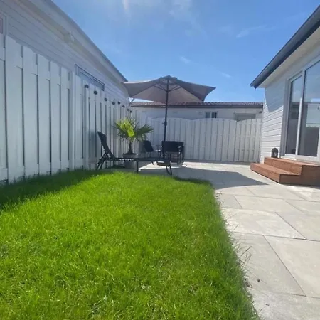 בית נופש Sonnenschein By Interhome *